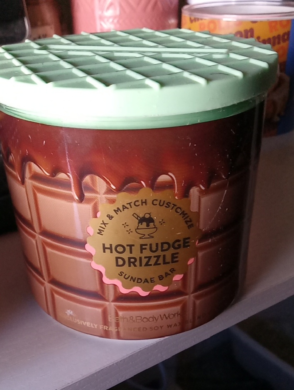 Bath & Body Works Hot Fudge Drizzle Candle - Brown Jar with Mint Green Lid